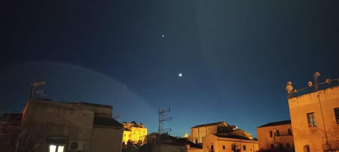 Sofia'S Apt Loft Incantevole Con Terrazza Privata Palermo Bagian luar foto