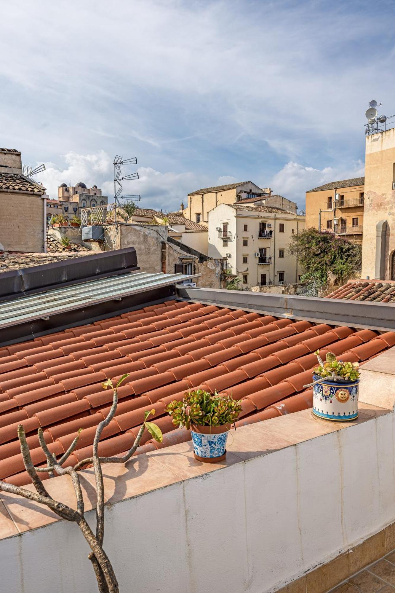 Sofia'S Apt Loft Incantevole Con Terrazza Privata Palermo Bagian luar foto